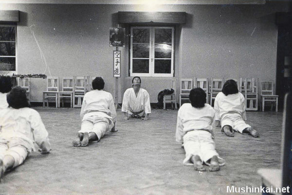 Sintra en 1978, Sensei Luís de Carvalho dirigeant un cours.