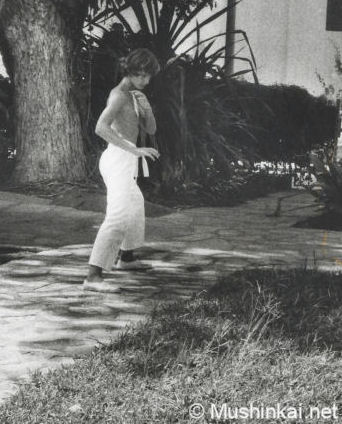 Sensei Luís dans son jardin à Lobito (1975)